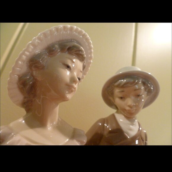 Nao by Lladro Vintage 1978 Figurine #278 Merry Youth Couple Strolling - Picture 11 of 15